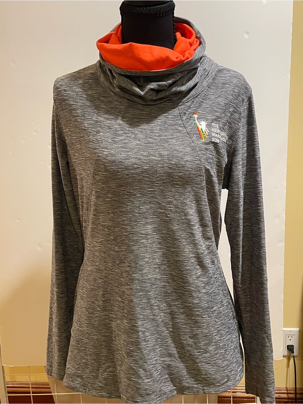 ASICS Official 2016 TCS NYC Marathon Women's Pullover, Funnel Cowl Neck, Size M